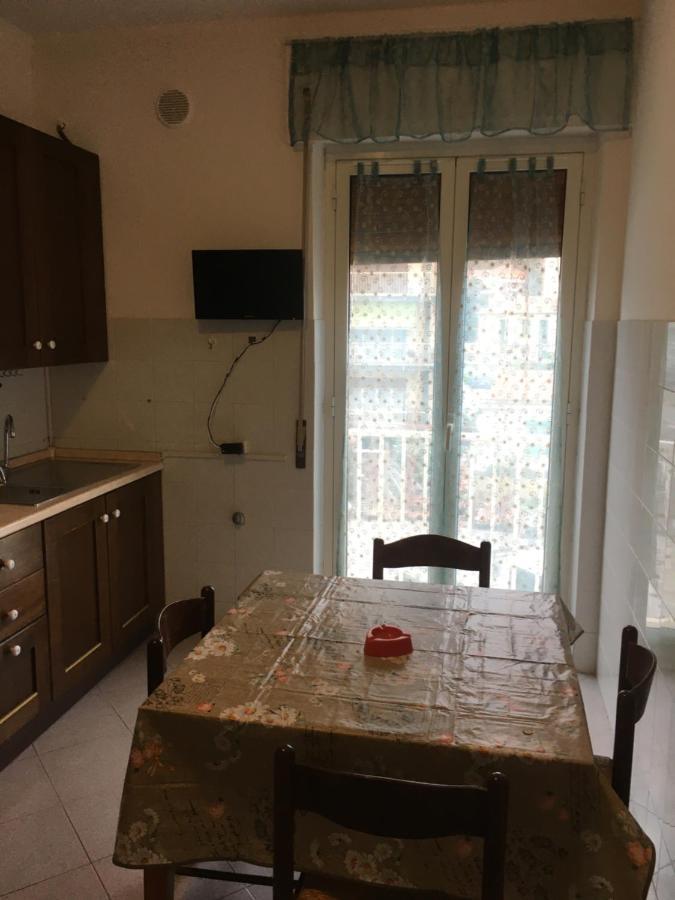 Appartamento Miramare, 2 Camere, Cucina, Bagno, Vintimille Extérieur photo
