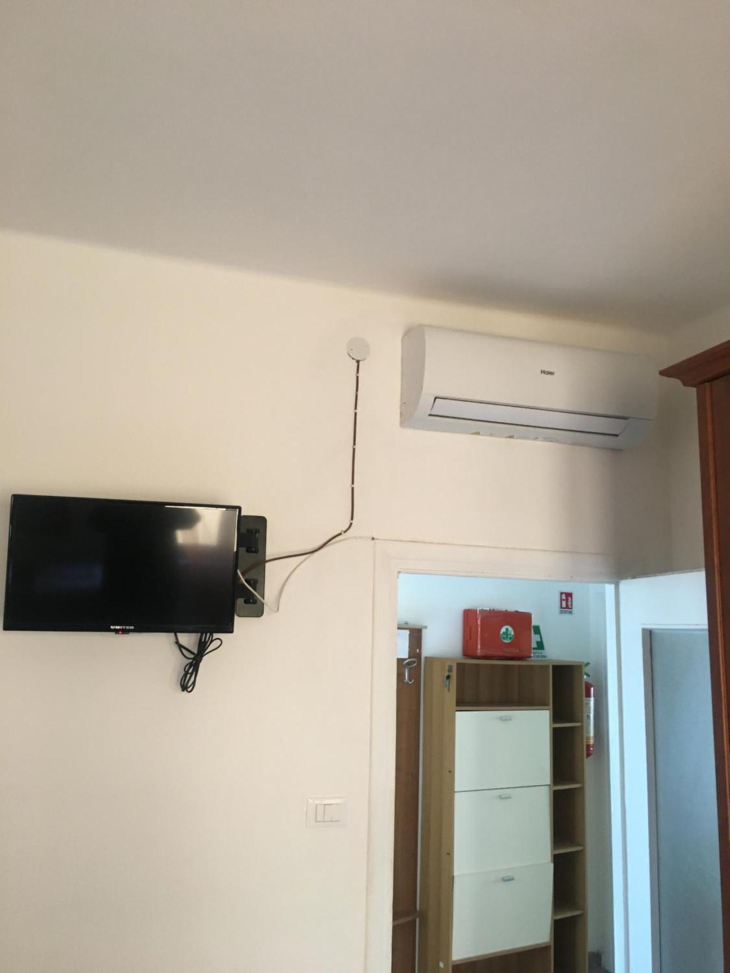 Appartamento Miramare, 2 Camere, Cucina, Bagno, Vintimille Extérieur photo
